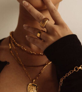 Learn more about Palakkad’s trusted jewellery store crafting aesthetic and ethnic designs for rings, necklaces, and accessories.