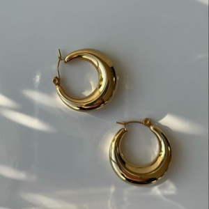 Shop ethnic and aesthetic earrings from the best online jewellery store in Palakkad crafted for timeless elegance.